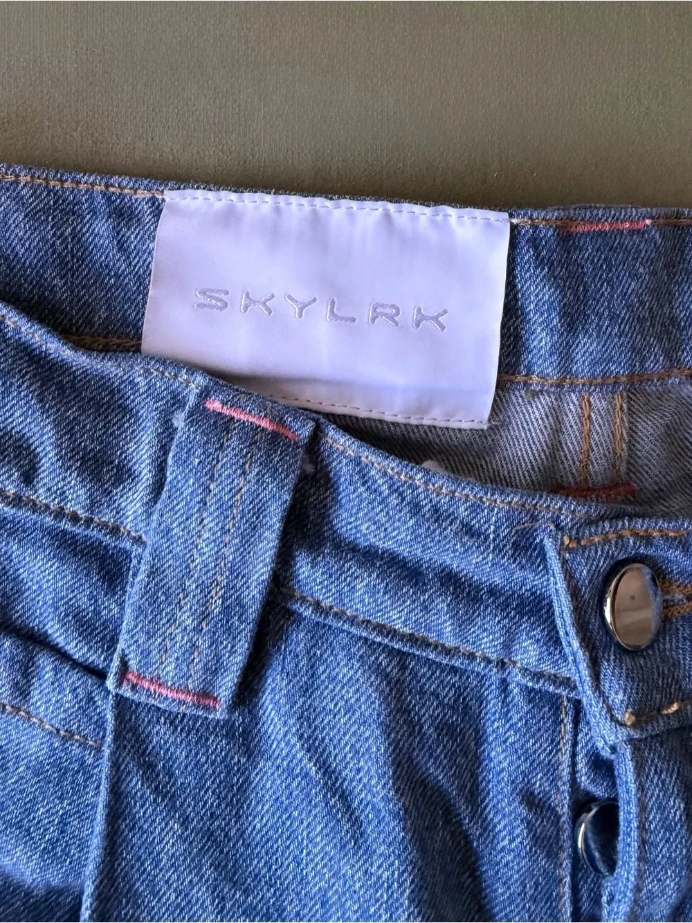 SKYLRK Pleated Denim Jean | Blanket Wash